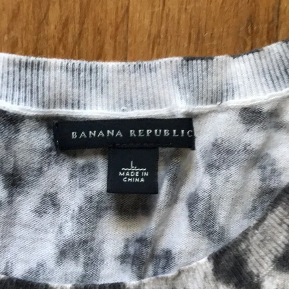 Banana Republic sweater - Picture 2 of 3
